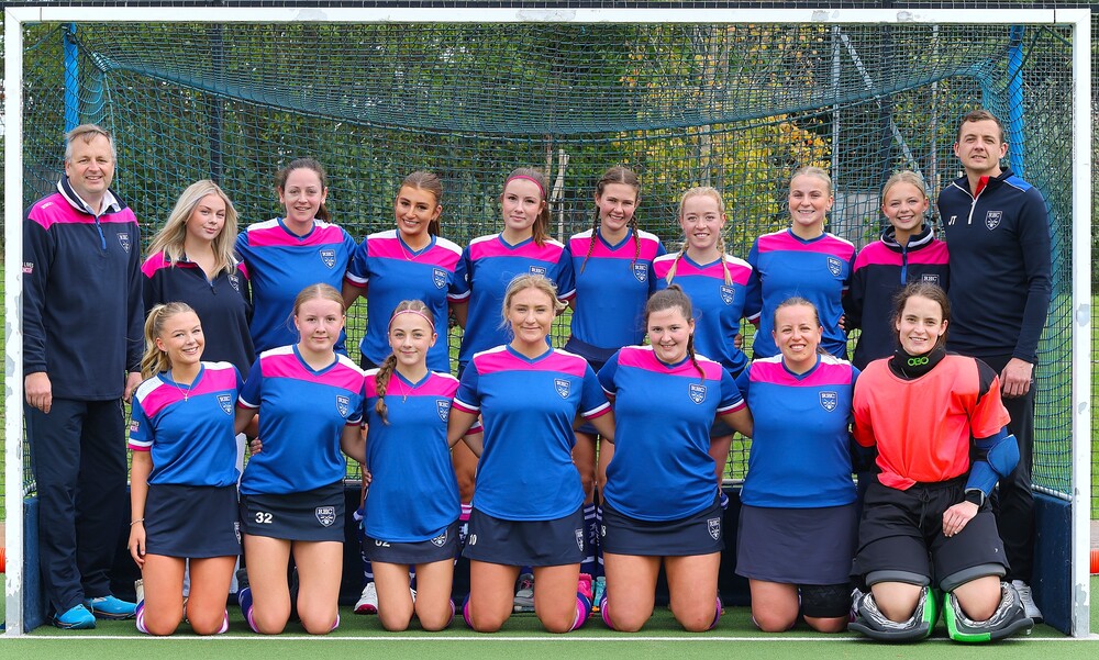 A hockey team photo.